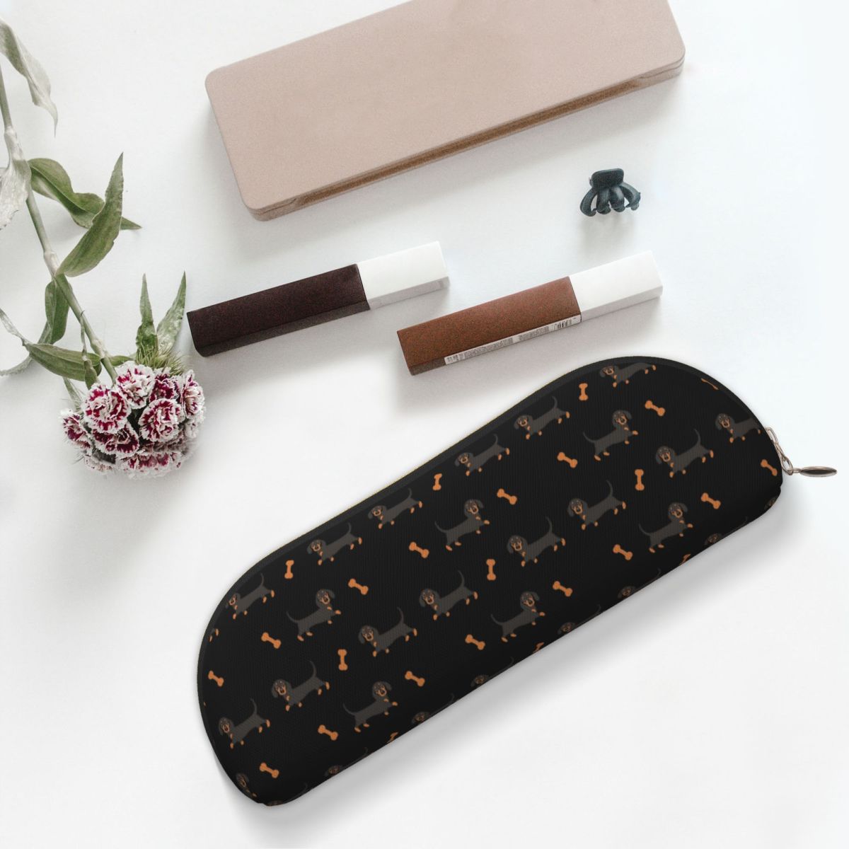 Piórnik na ołówki z jamnikiem  – Tan Stationery & Office Supply recenzja i cena